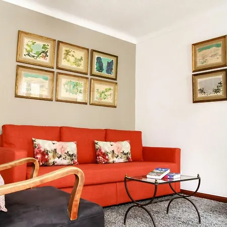 Cozy And Spacious In Graca, Lisboa
