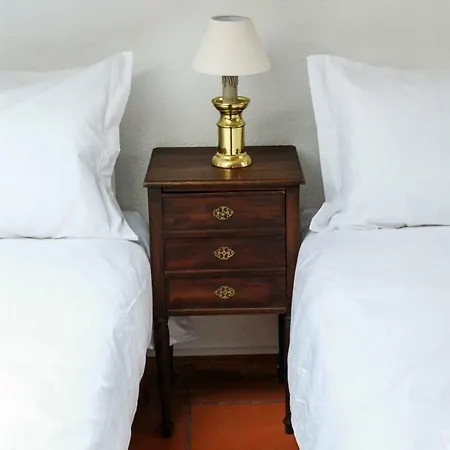 Apartamento Cozy And Spacious In Graca, Lisboa