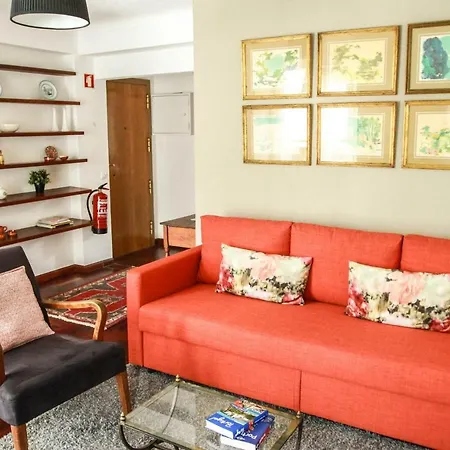 Apartamento Cozy And Spacious In Graca, Lisboa