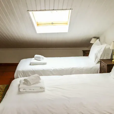 Cozy And Spacious In Graca, 아파트 *